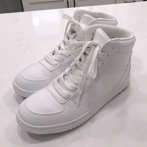 White high tops 7.5